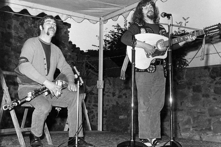 Finbar and Eddie Furey - Seagate Castle Marymass Concert