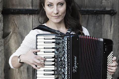 Georgia Lewis with accordion